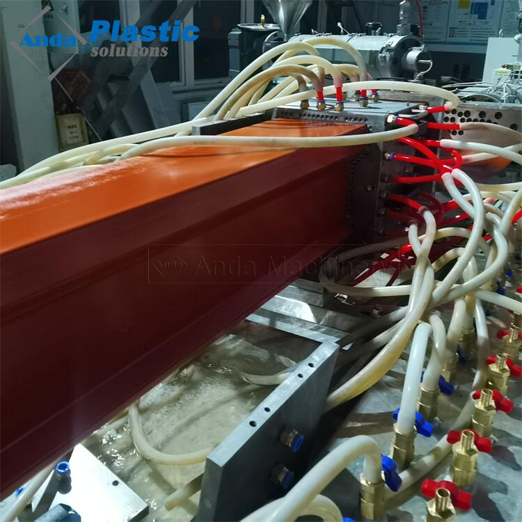 Жоғары сапалы PVC UPVC кабельді транкинг профилі жаңбыр ағынын жасайтын машинаның өндірістік желісі
